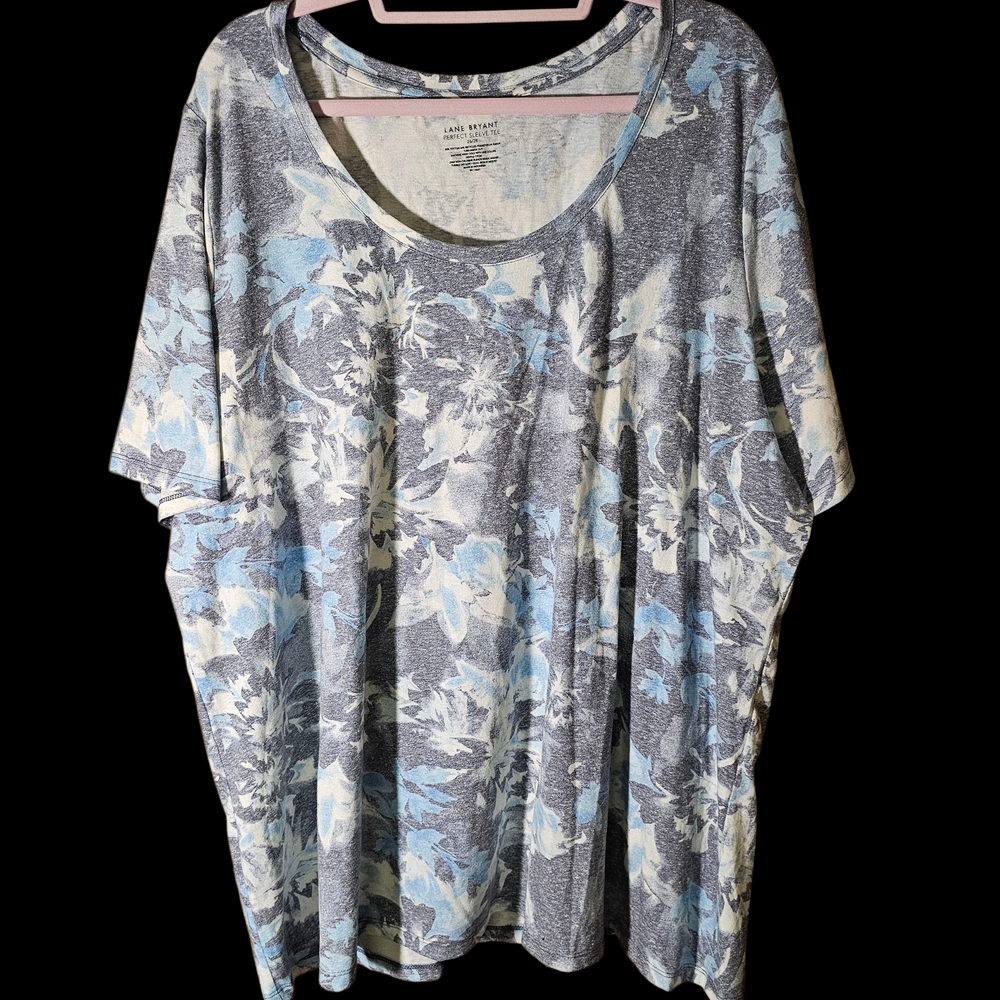 Lane Bryant Blue and Gray Floral Short Sleeve Top
